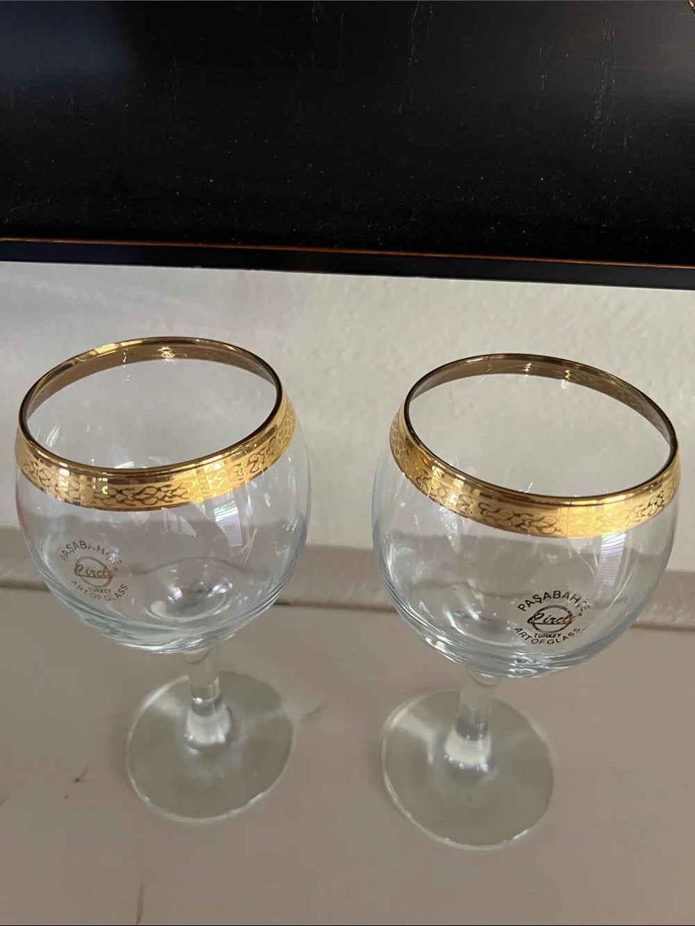 Pasabache Circleware Crystal Wine Glasses with Gold Rim set of 2
